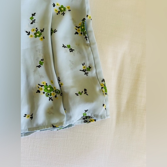 Aritzia Sunday Best Sky Blue Floral Westley Shorts - Picture 4 of 6
